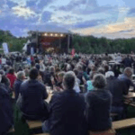 Wo der Sommer singt und der Blues tanzt – ein magischer Abend am See